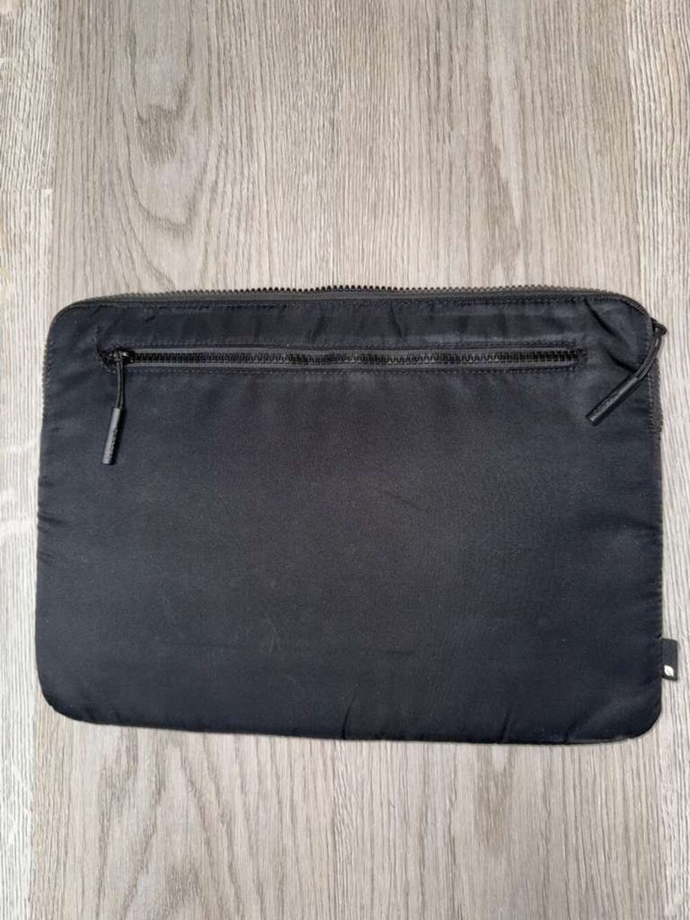 Incase Black Nylon Laptop Sleeve - Faux Fur Lining - Fits MacBook Air / Pro 13"